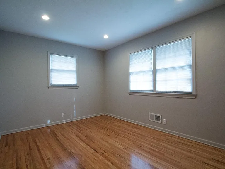3612 S 105th St — Photo 23