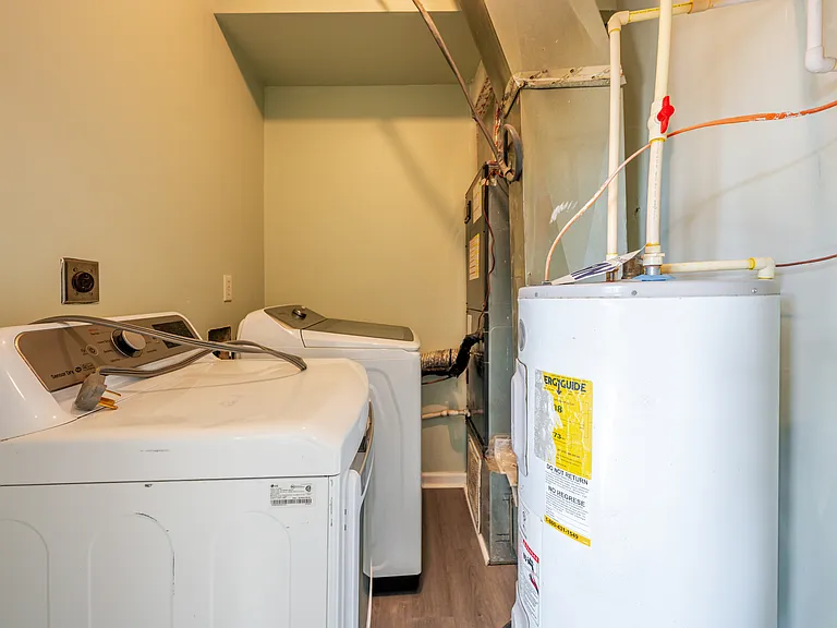 1405 Howard Rd SE #A — Photo 17
