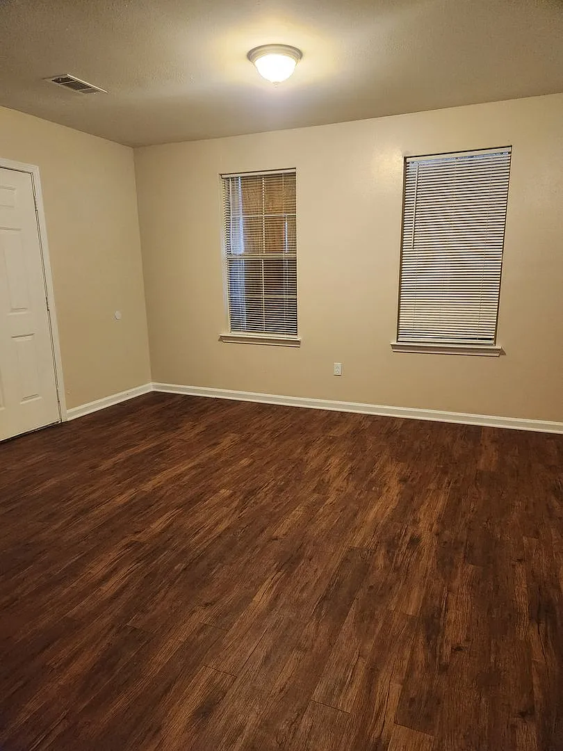 House for Rent — Photo 3