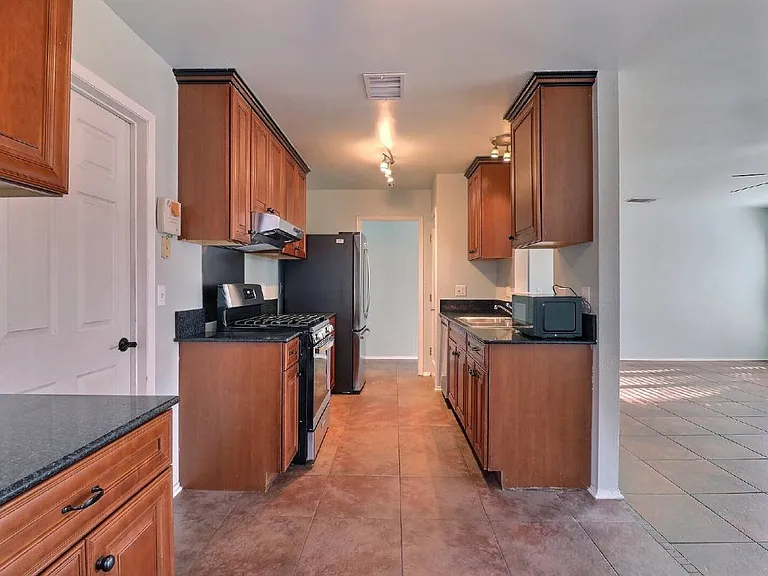 11025 White Sands St — Photo 5