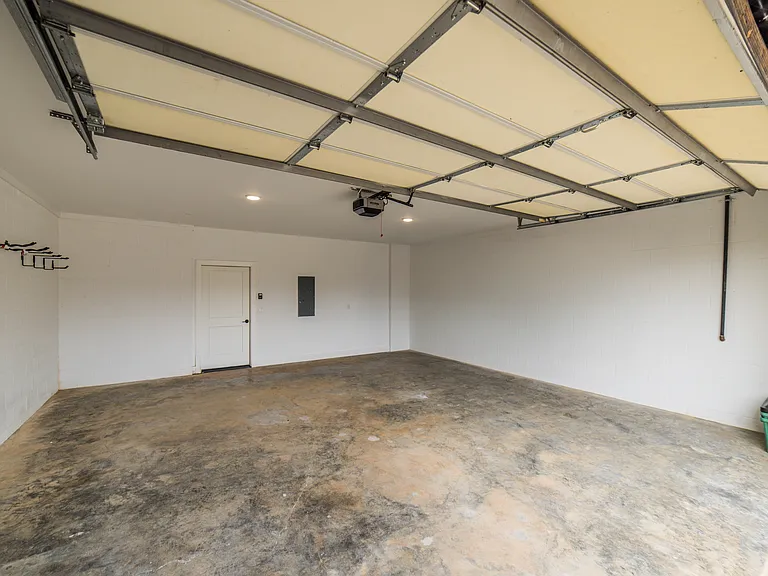 328 N Cross Ave — Photo 54