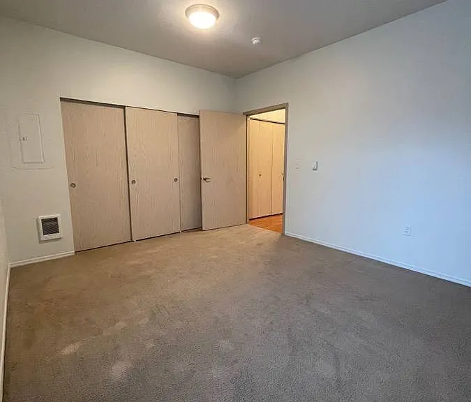 Fountain Valley Apartments — Photo 37