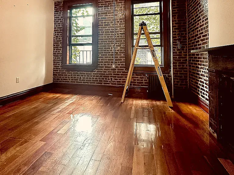 247 W 11th St #9 — Photo 1