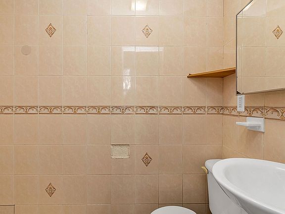 4th image of 11-41 123rd St