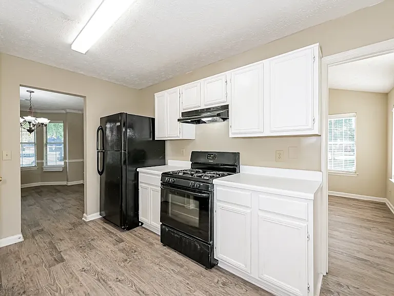 2945 Da Vinci Blvd — Photo 4