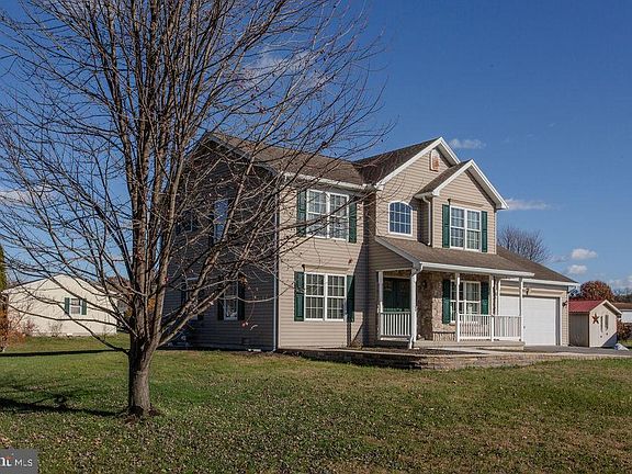 4th image of 11 Irvin Dr