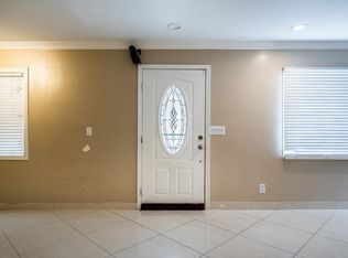 10227 Helendale Ave, Tujunga, CA 91042