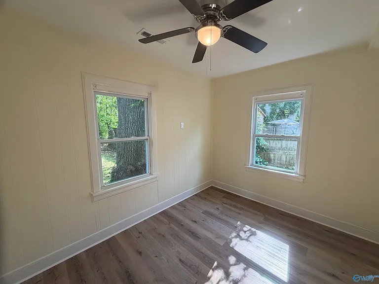 1821 7th St SE — Photo 15