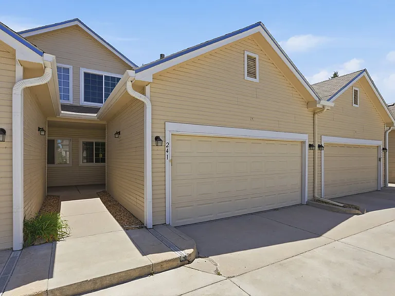 241 N Quari St — Photo 2
