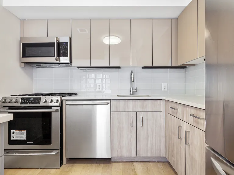 171 W 131st St #517 — Photo 3
