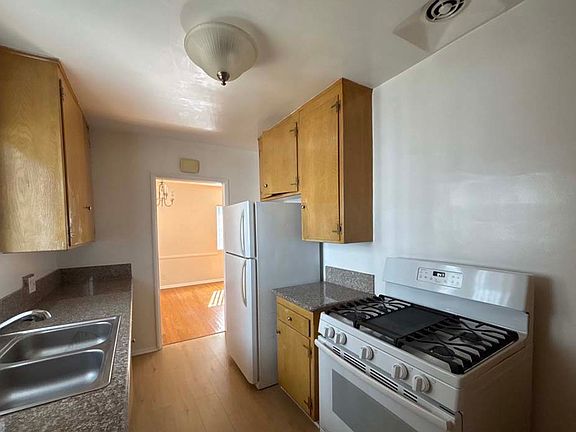 5th image of 1135 S Oakhurst Dr APT 3