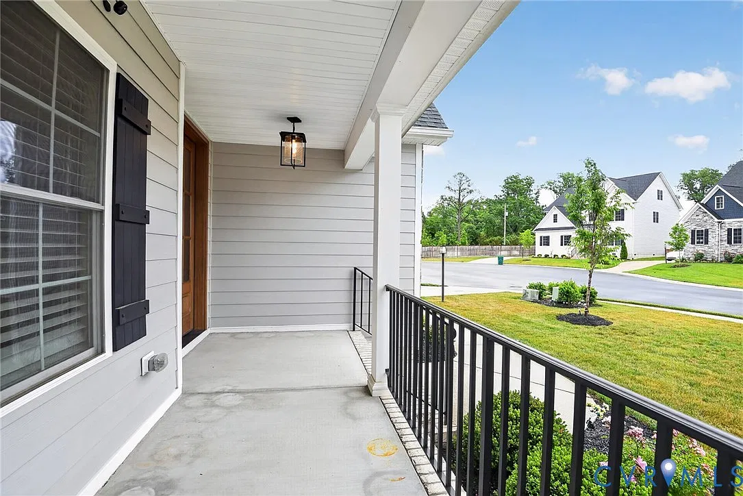 6 bed, 4.0 bath, 4385 sqft, $5,200 — Photo 4