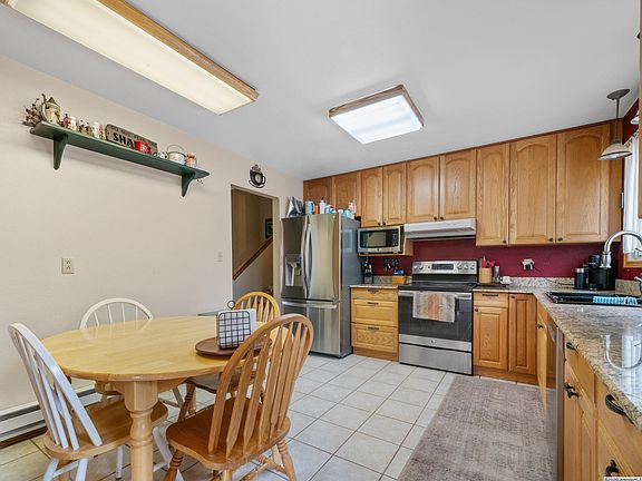 2nd image of 2609 Overland Rd