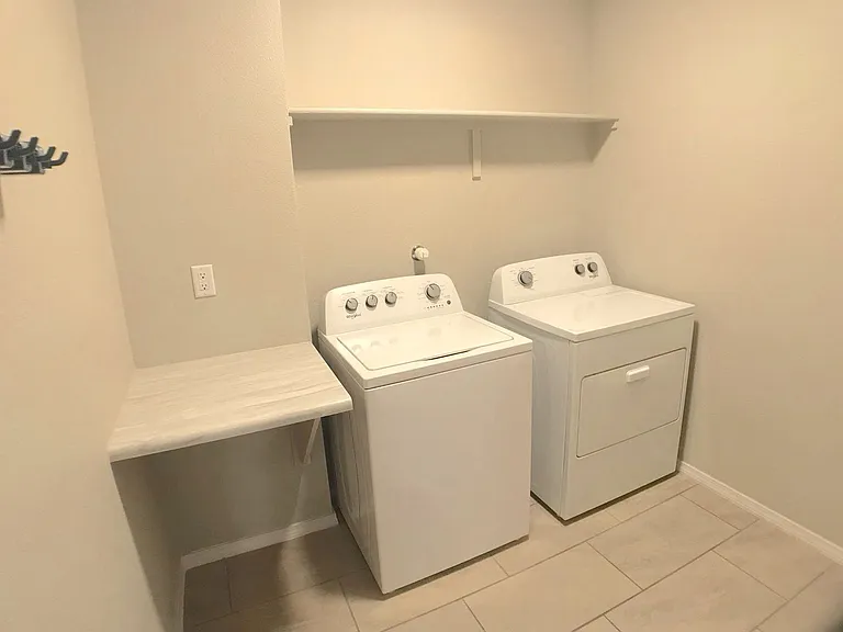 1701 Camino Rustica SW — Photo 13