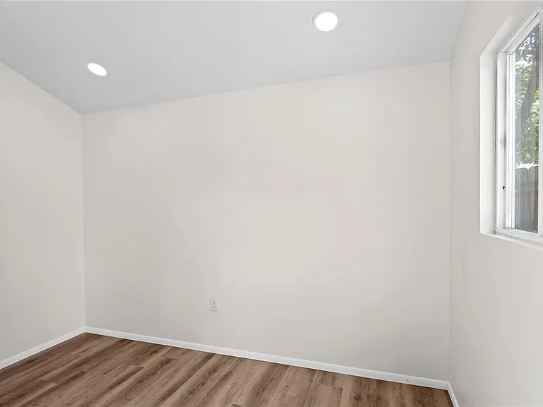 1175 Highland Ct N — Photo 27