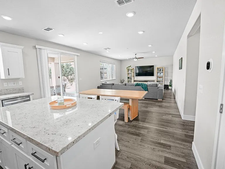 499 Red Sand Ct — Photo 5