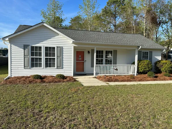 111 Jordan Ln, Hampstead, NC 28443