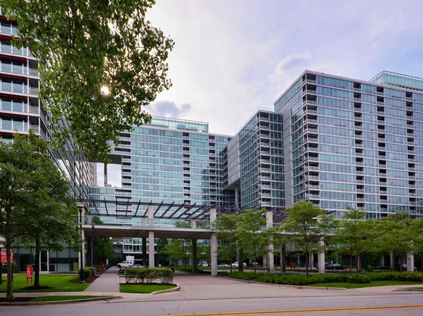 9655 Woods Dr Unit 1502, Skokie, IL 60077