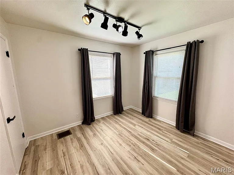 312 Joy Dr — Photo 33