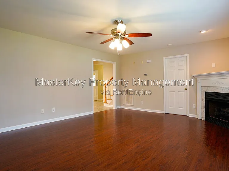 1008 Knighthood Ln — Photo 13