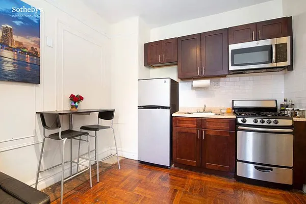 Sold by Sotheby's International Realty | media 3