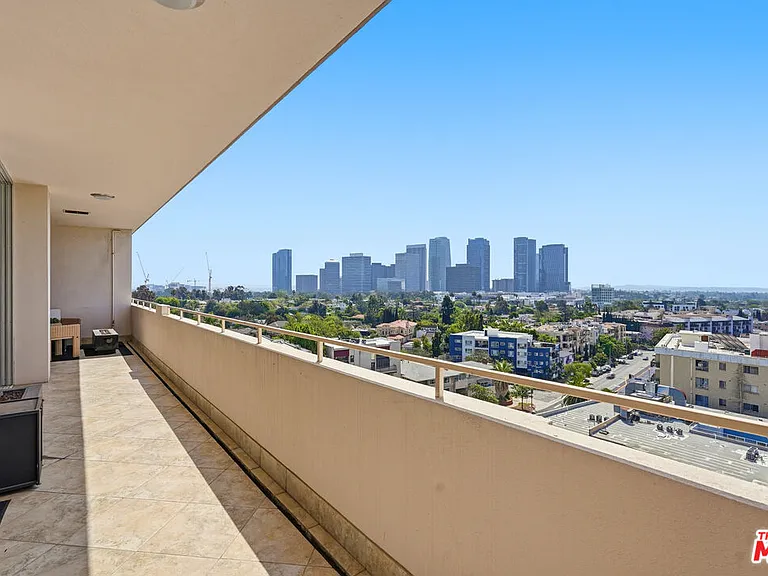 1333 S Beverly Glen Blvd #902 — Photo 16