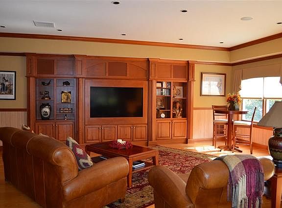4th image of 94 Oak Valley Way
