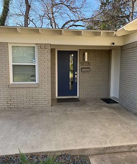 Front Entry Way