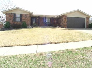 148 Nostra Villa Dr, Fenton, MO