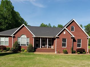 45 Saint Andrews Dr, Lexington, TN 38351