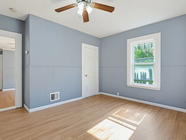 12-12R Granite St #1 — Photo 4
