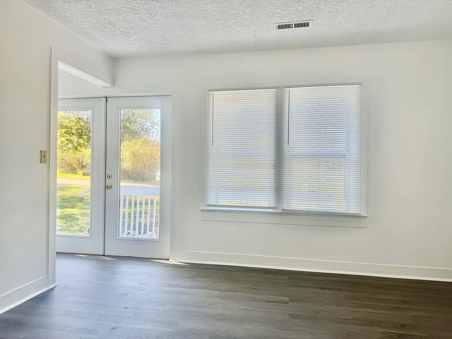 2 bed, 994 sqft, $1,100 — Photo 4