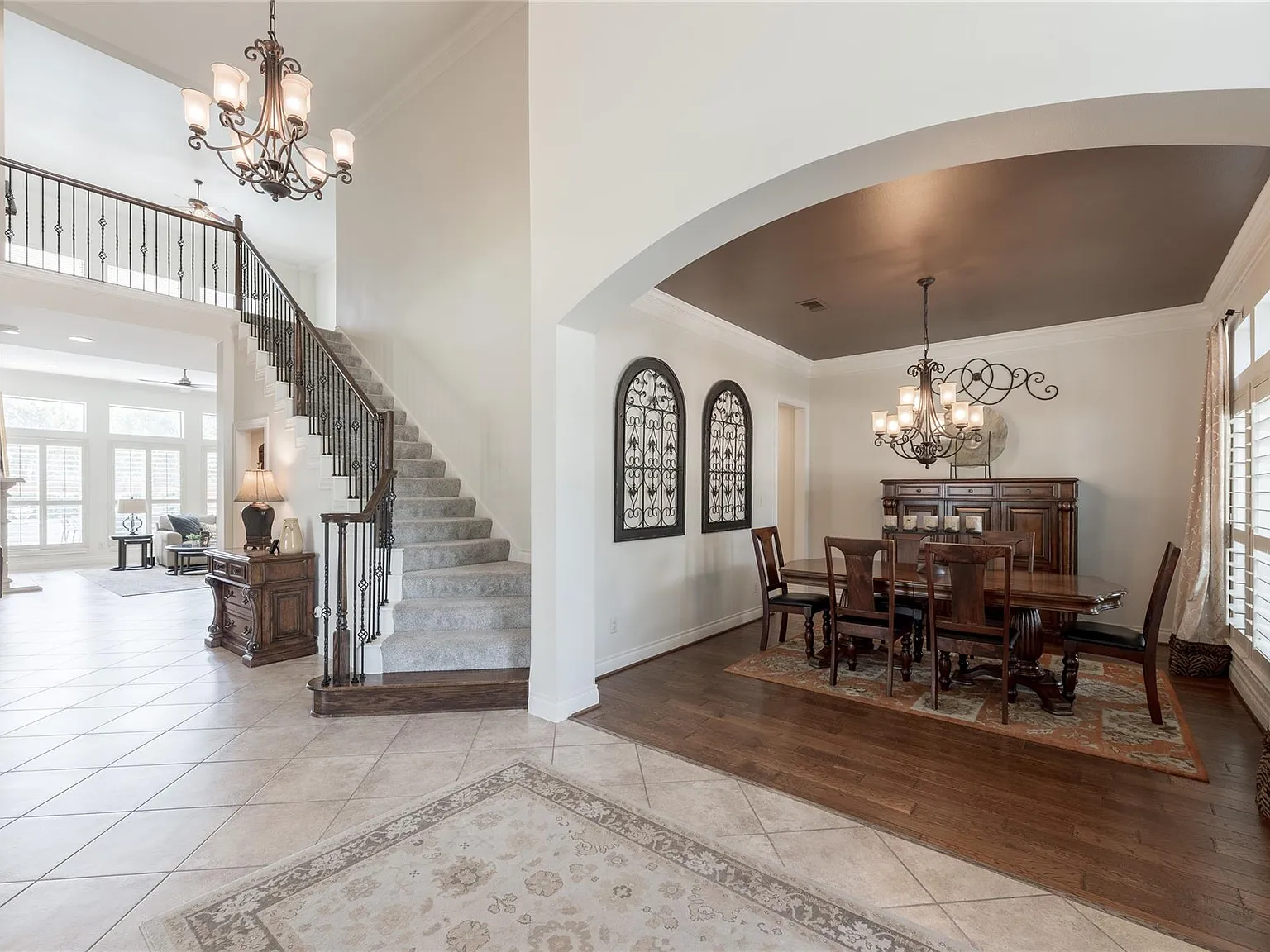5 bed, 4.5 bath, 6138 sqft, $7,000 — Photo 3
