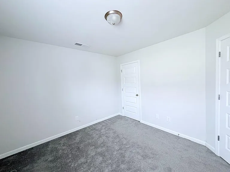 409 McGinnis Cir — Photo 19