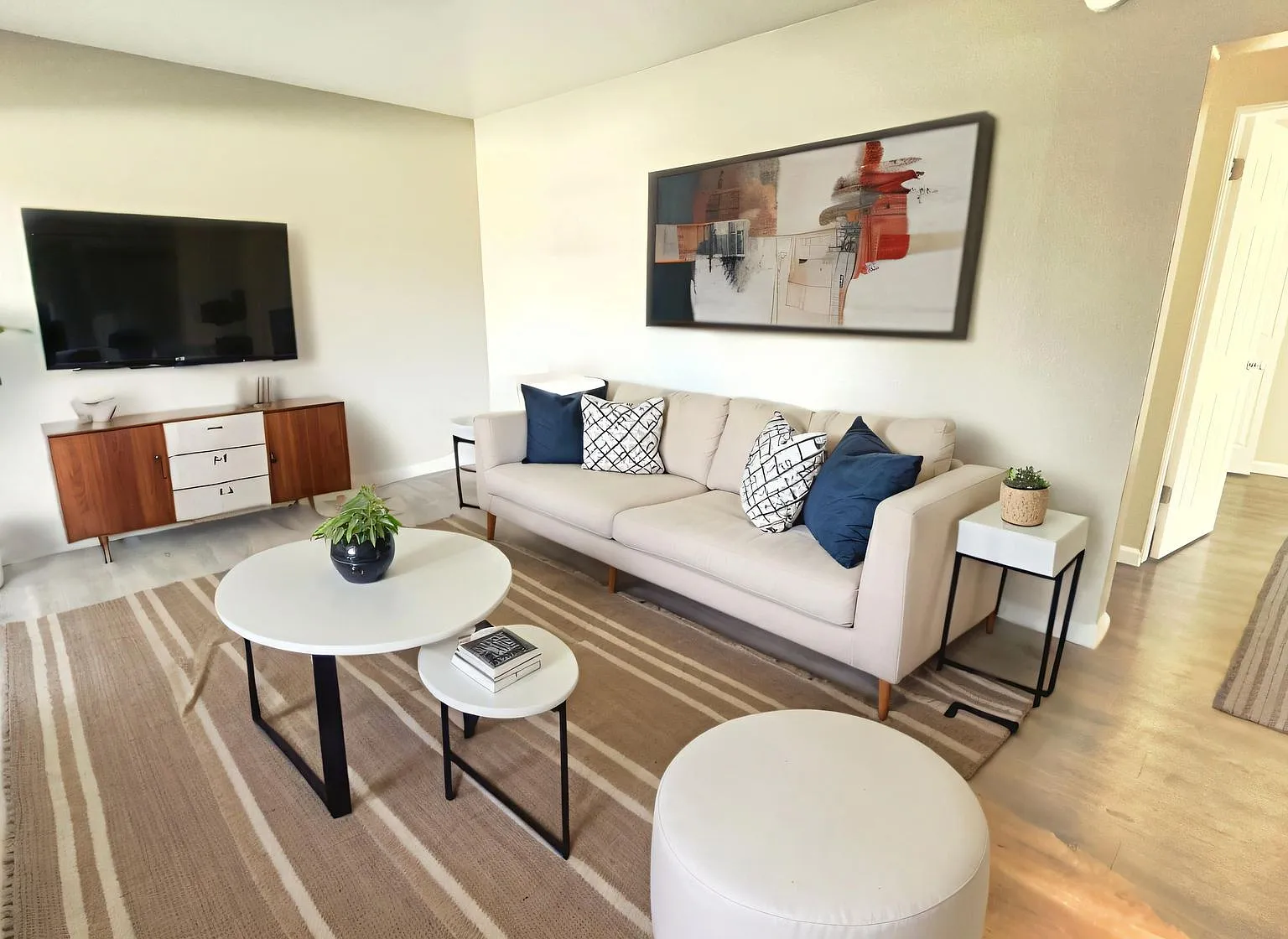 Arcadia Dell Apartments — Photo 1
