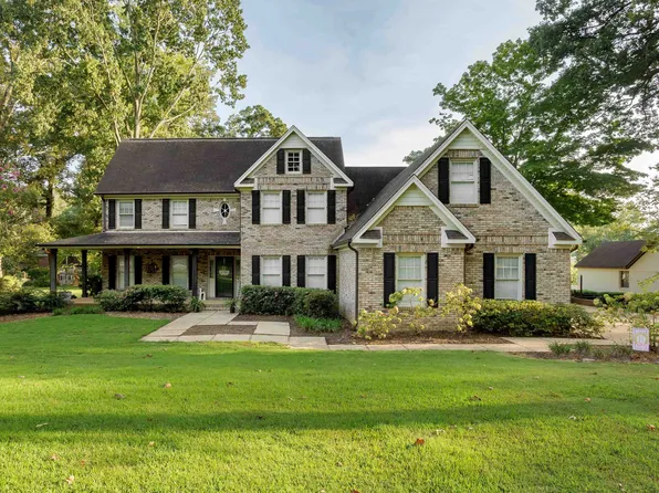 105 Willow Oak Dr, Muscle Shoals, AL 35661
