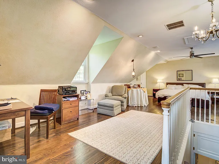 3808 Cathedral Ave NW — Photo 52