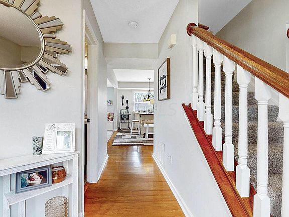 3rd image of 2868 Brookhaven Dr