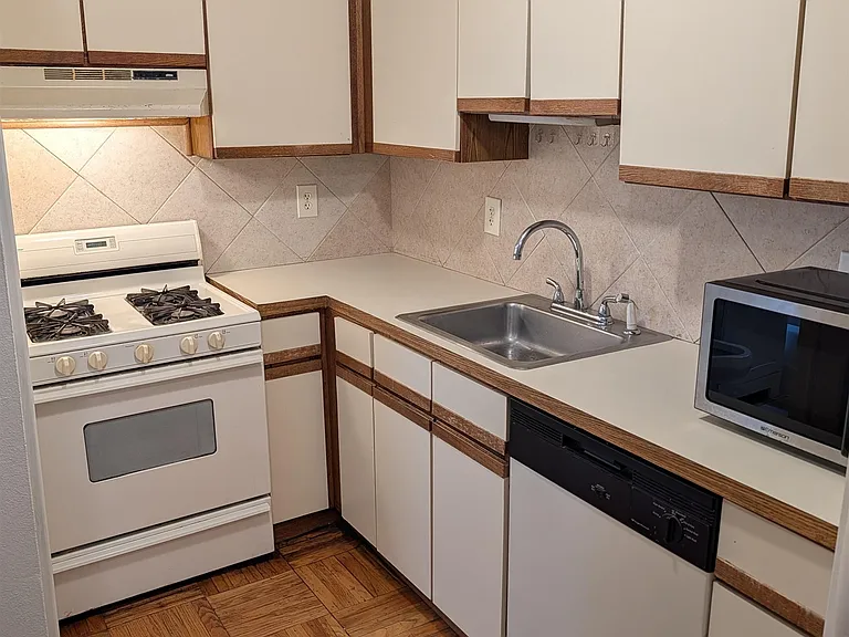 164 Ogden Ave #102 — Photo 9