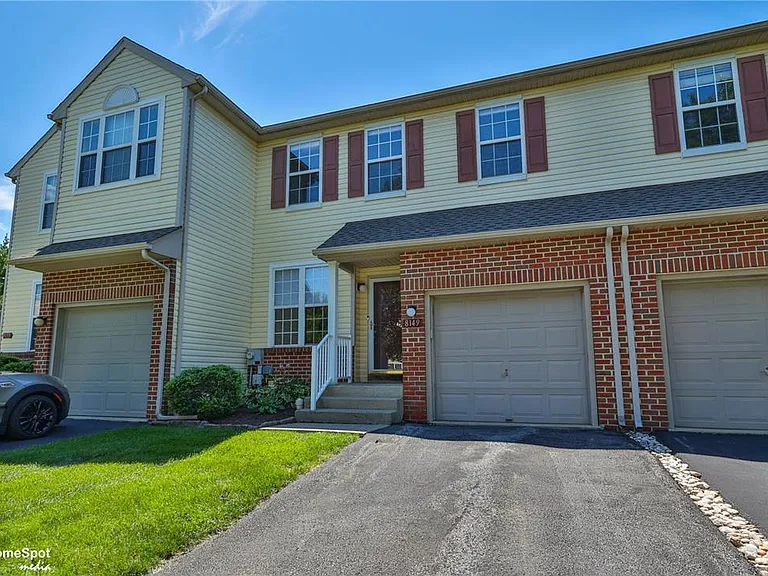 8149 Cross Creek Cir — Photo 1