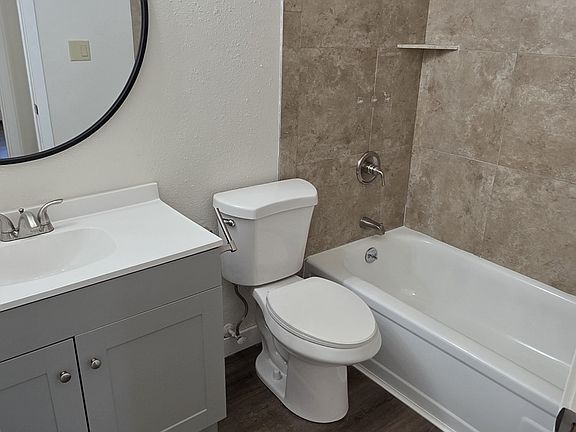 4th image of 1025 Cedar Way Unit 4