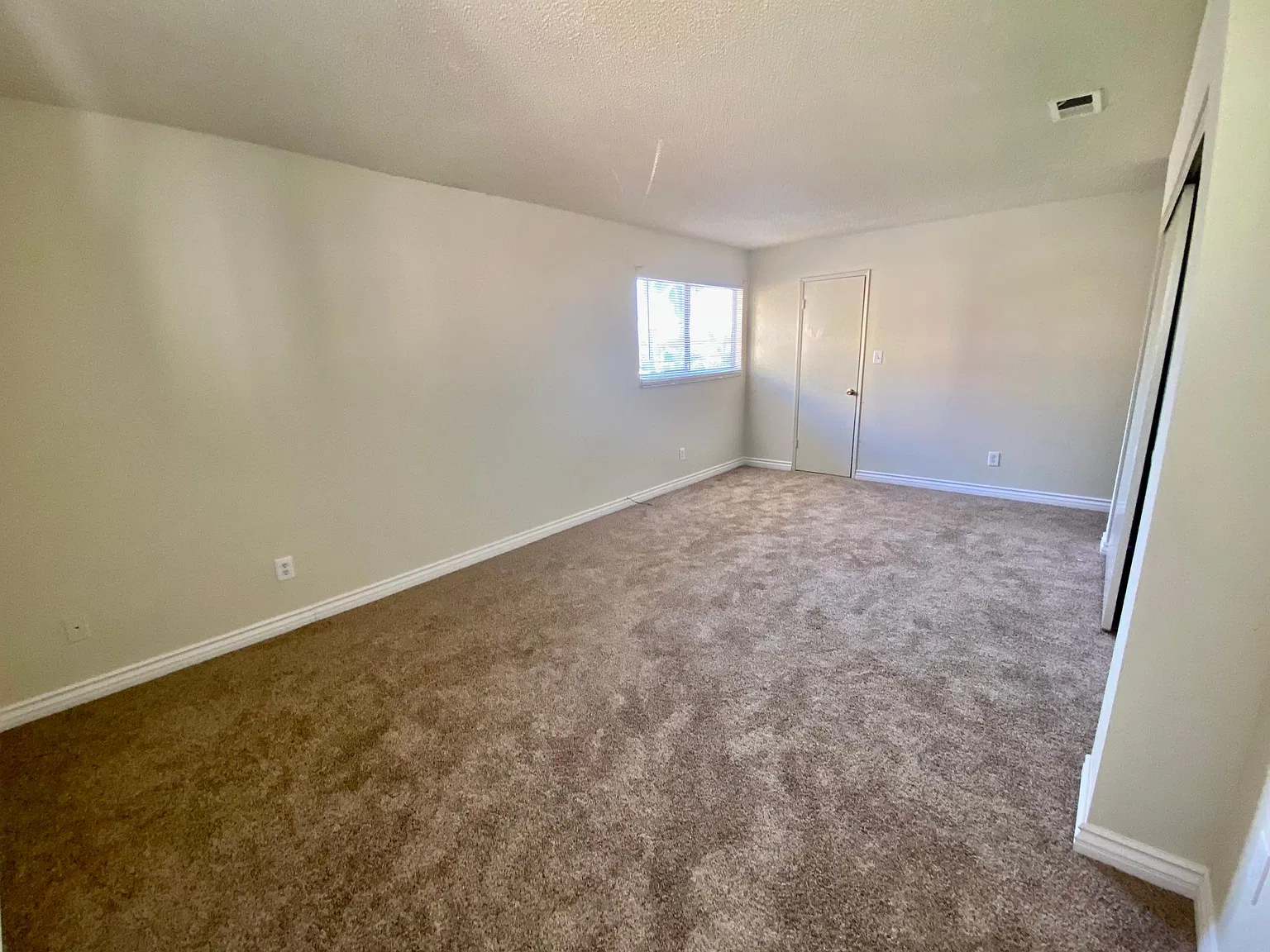3 bed, 2.5 bath, $2,995 — Photo 4