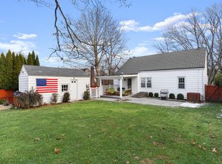 96 Louvain St, Fairfield, CT 06825