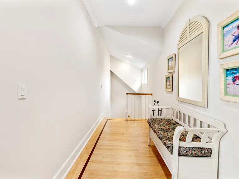 329 Dune Rd — Photo 32