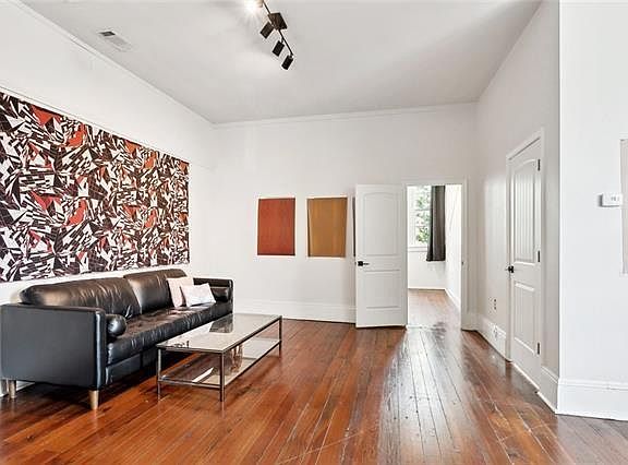 4th image of 922 Elysian Fields Ave APT C