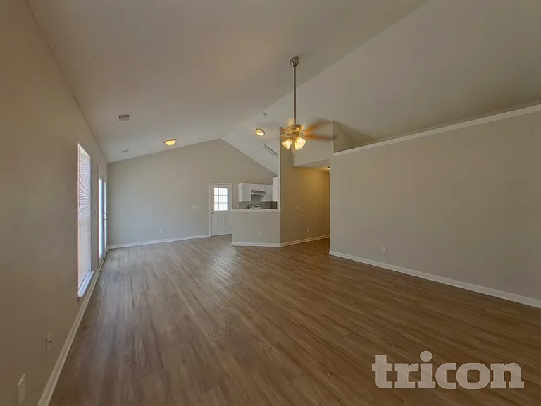 1401 May Oak Cir — Photo 3