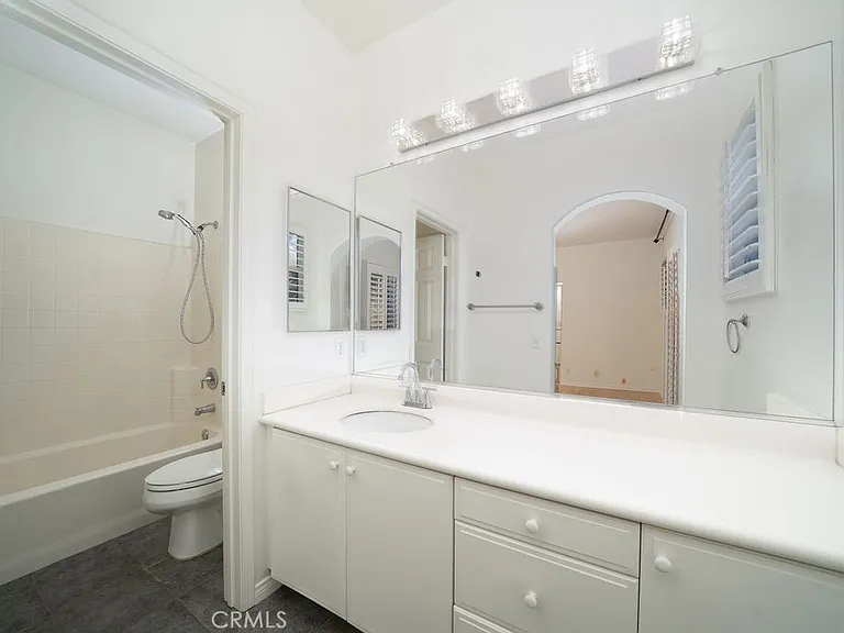 30 Burlingame — Photo 16