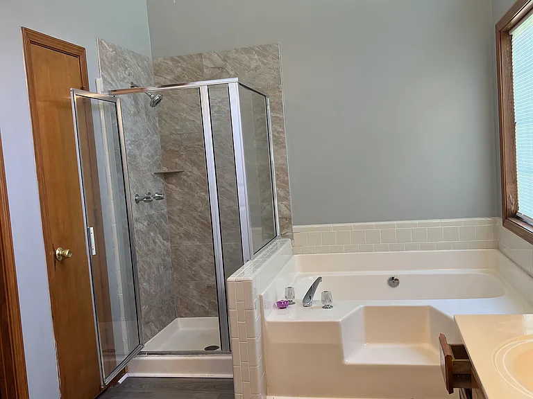 695 Paris Dr — Photo 22