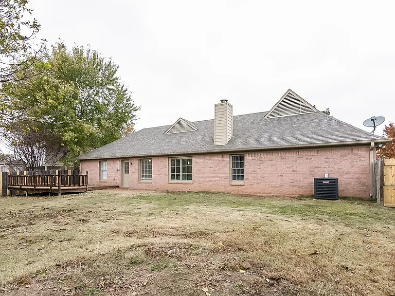 8679 Old Post Rd — Photo 14
