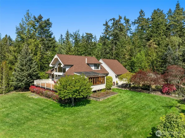 565 Olympic View Lane, Camano Island, WA 98282